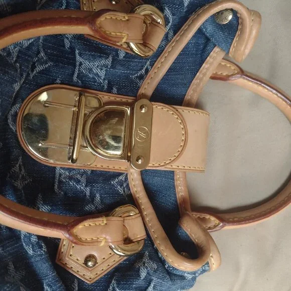 PRISTINE DISCONTINUED Louis Vuitton 💙💙Denim Pleaty mini~Wow! ✨ - Picture 9 of 16